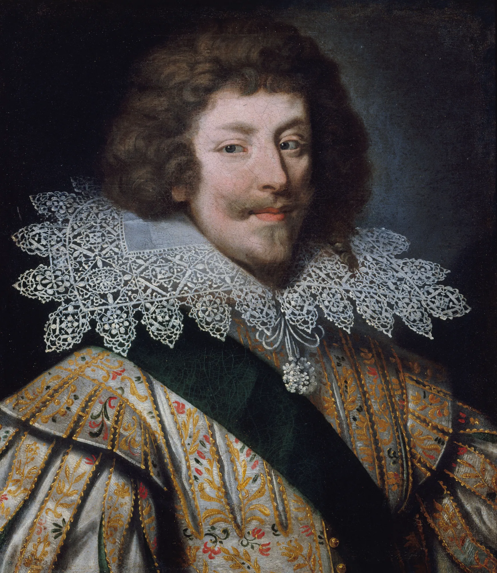 Portrait d'Henri II de Montmorency Portrait d'Henri II de Montmorency by Daniel Dumonstier. A waist-up portrait of a nobleman wearing an exceptionally large, intricate lace collar and gold-embroidered clothing.